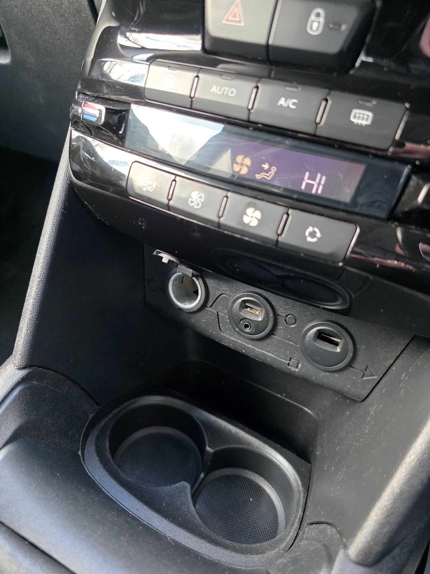 Used Peugeot 208 2013 for sale - 77278506: Photo 19