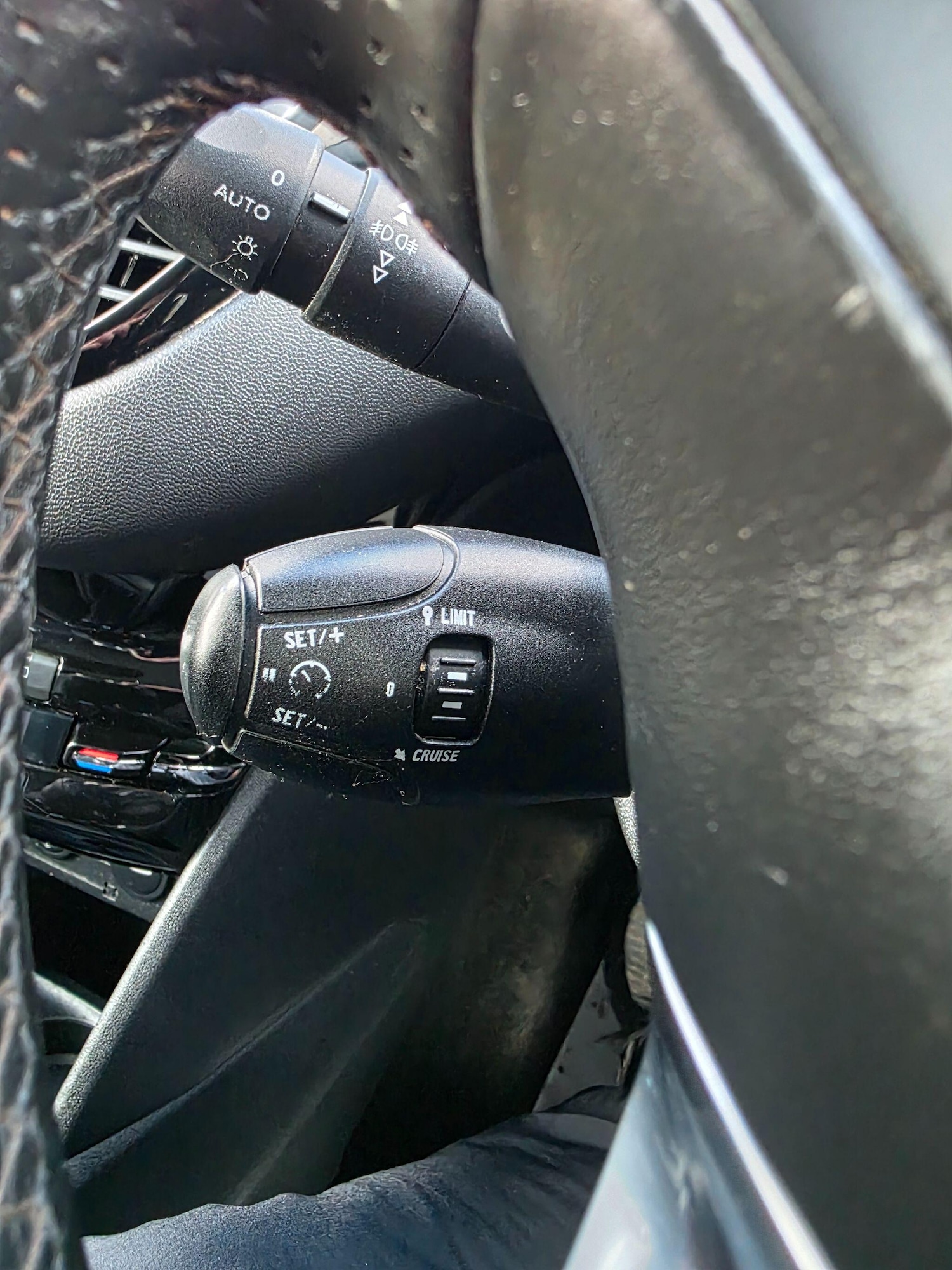 Used Peugeot 208 2013 for sale - 77278506: Photo 21