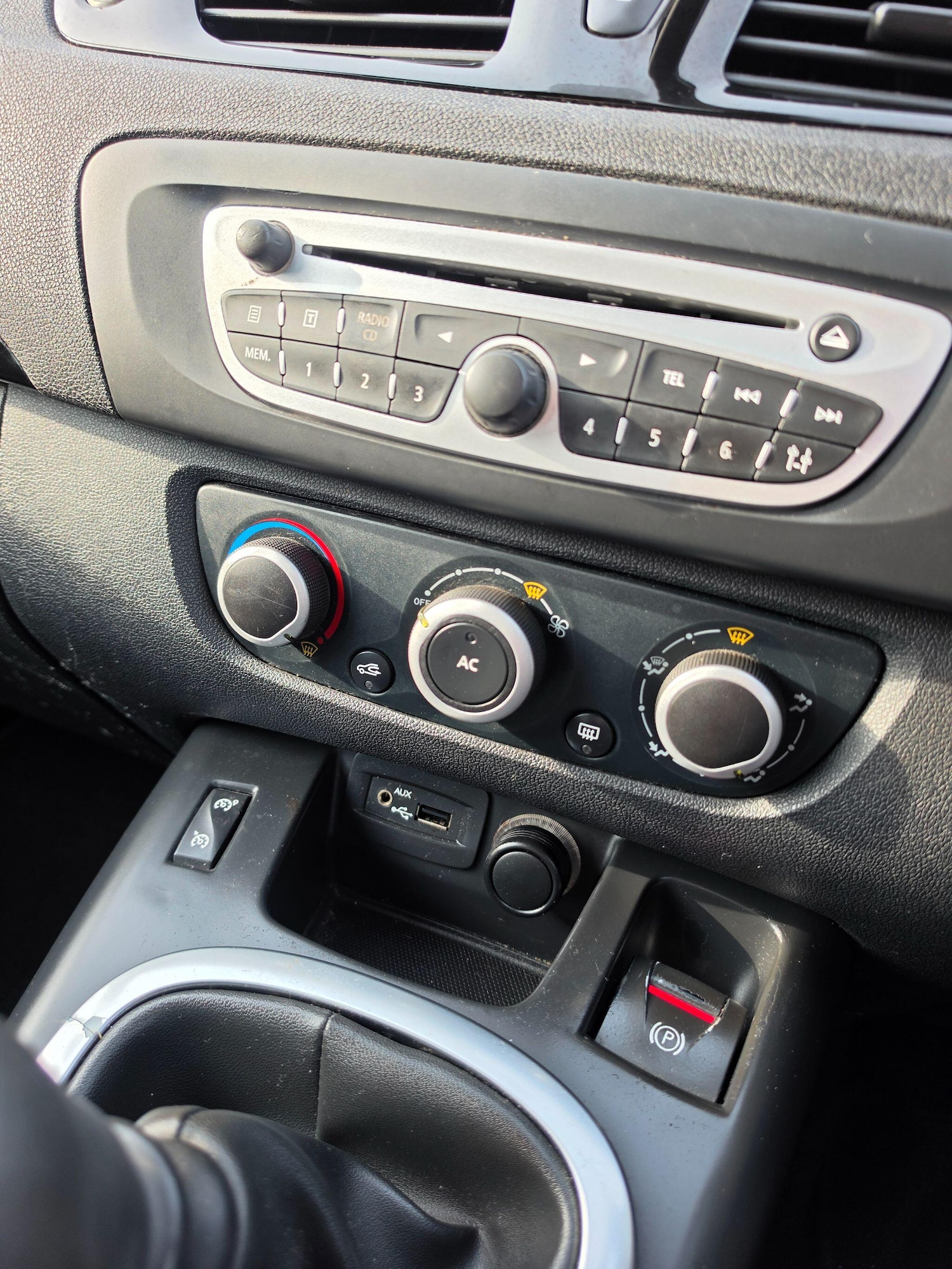 Used Renault Scenic 2011 for sale - 77977604: Photo 21