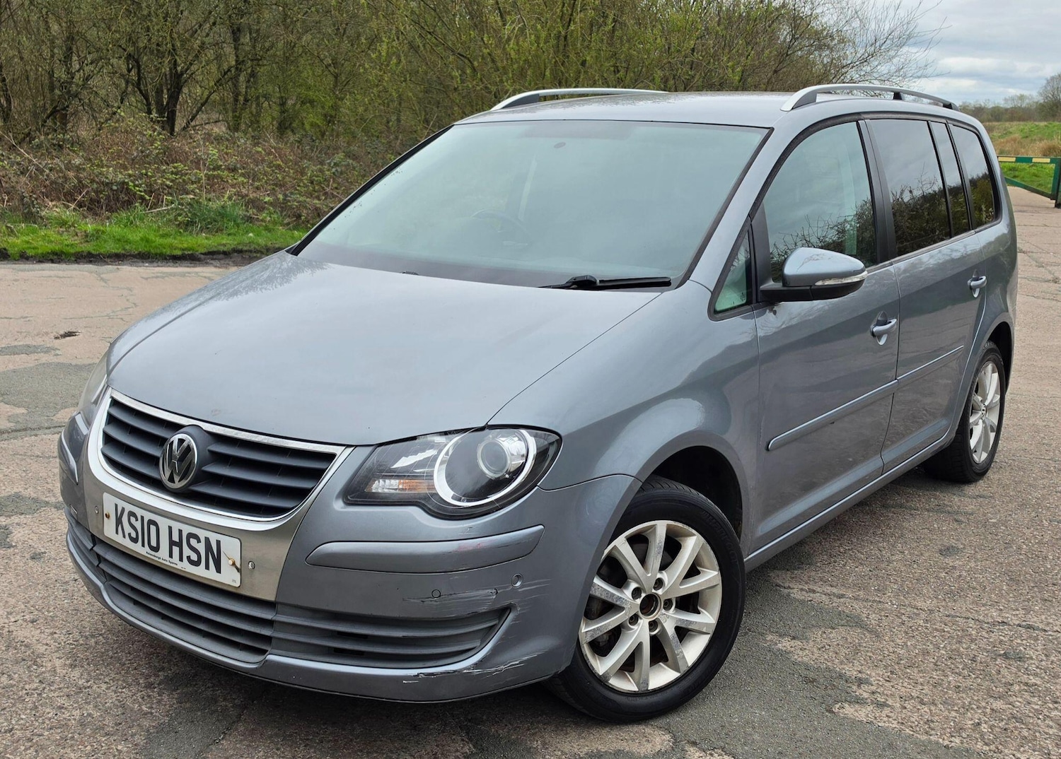 Used Volkswagen Touran 2010 for sale - 78100062: Photo 2