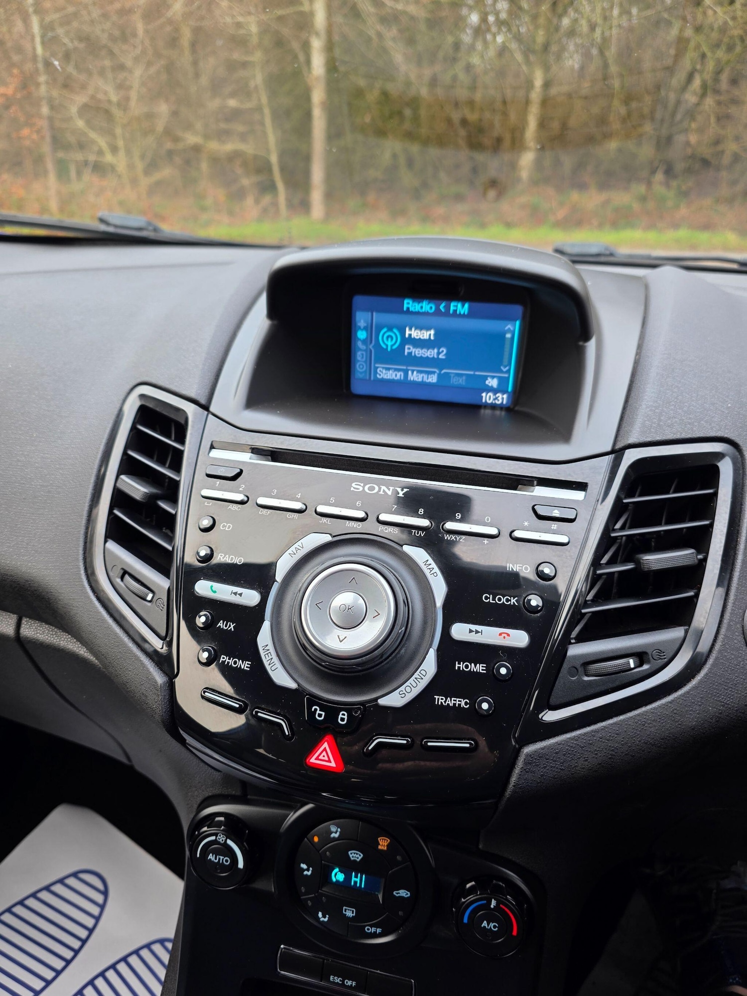 Used Ford Fiesta 2015 for sale - 77290983: Photo 19