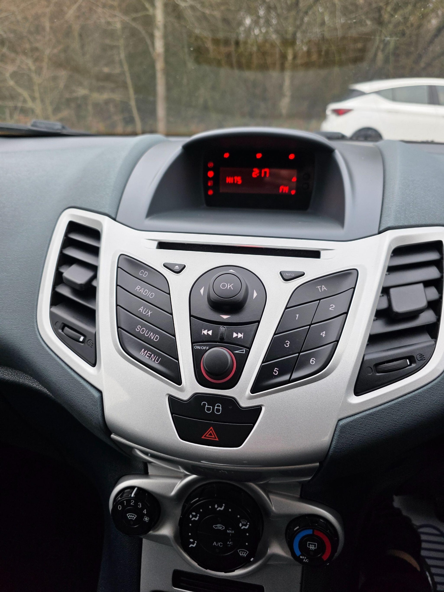 Used Ford Fiesta 2010 for sale - 77255603: Photo 17