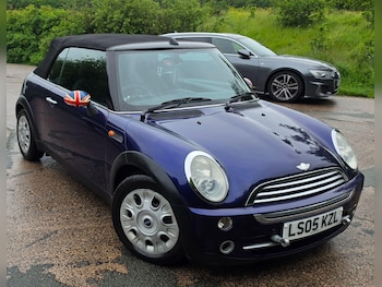 Used MINI Convertible 2005 for sale - 78830107: Photo
