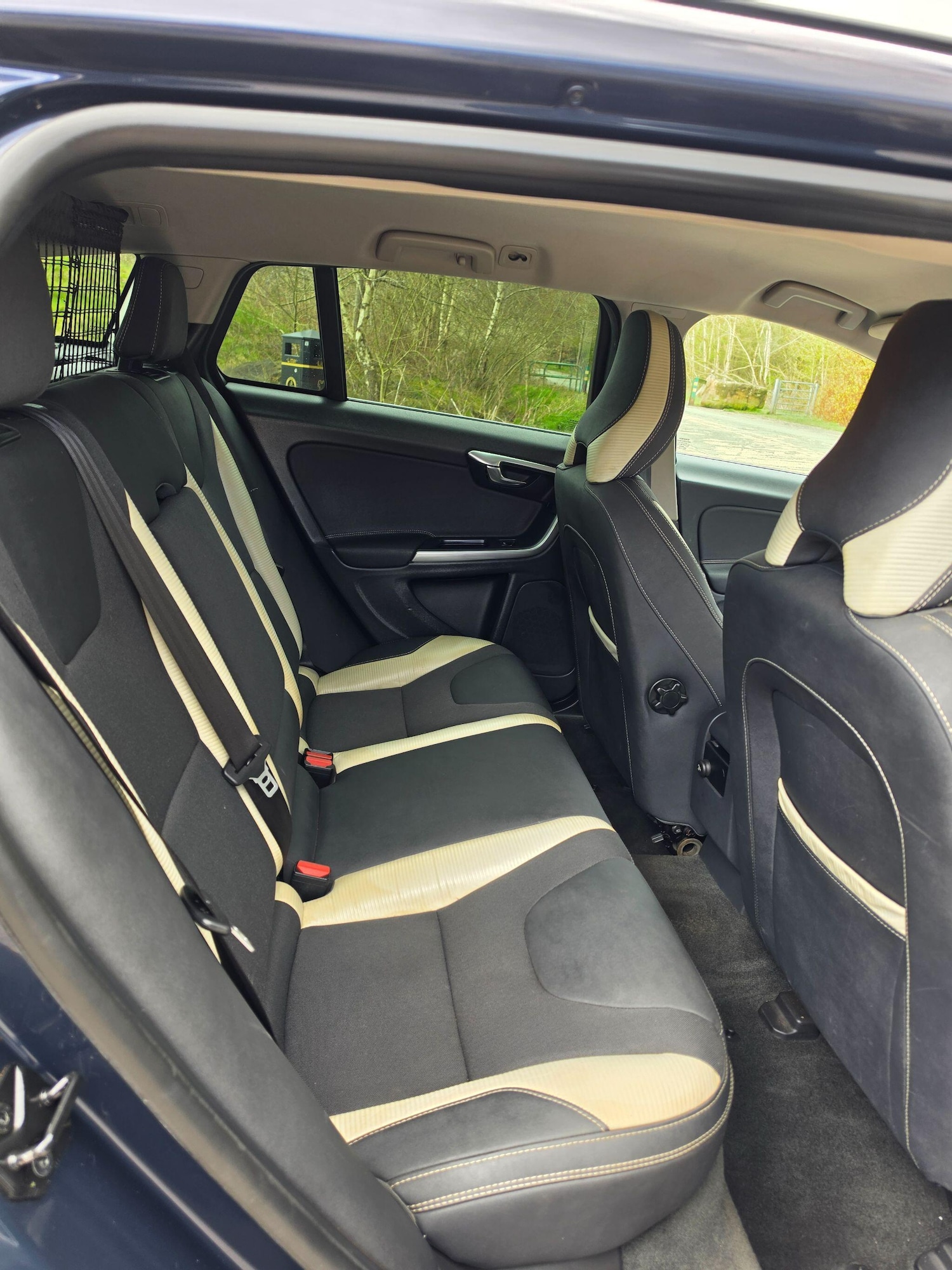 Used Volvo V60 2011 for sale - 78058343: Photo 12