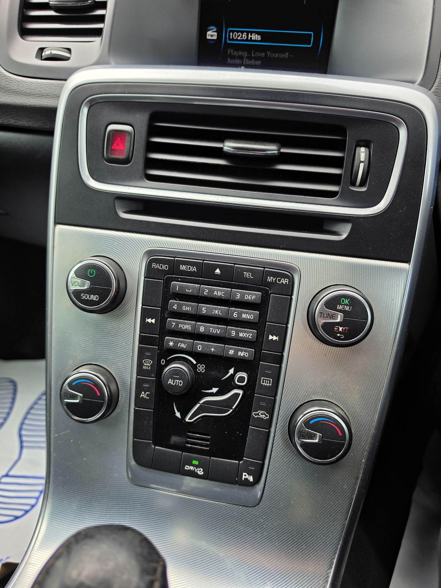 Used Volvo V60 2011 for sale - 78058343: Photo 17