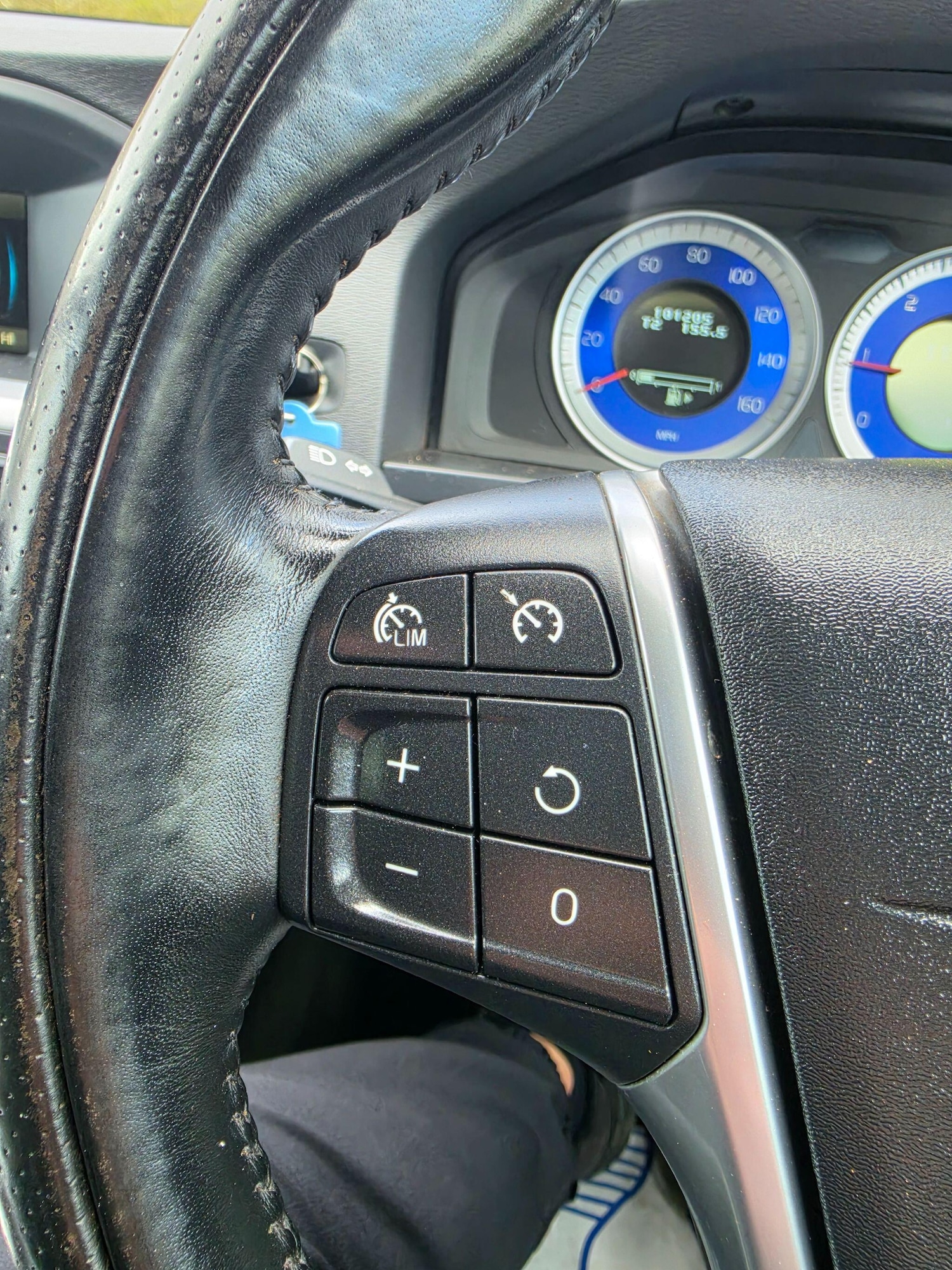 Used Volvo V60 2011 for sale - 78058343: Photo 19