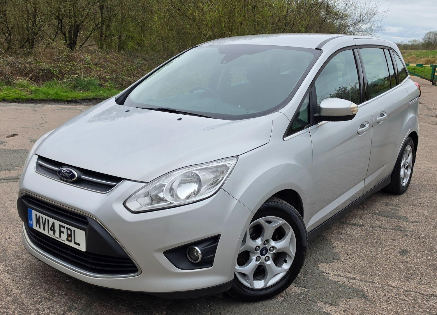 Used Ford Grand C-Max 2014 for sale - 78100467: Photo 2