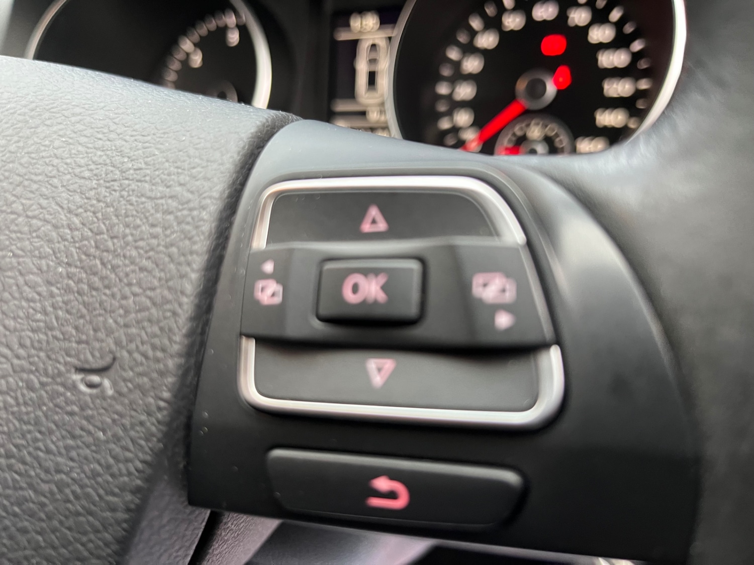 Used Volkswagen Golf 2010 for sale - 76712067: Photo 46