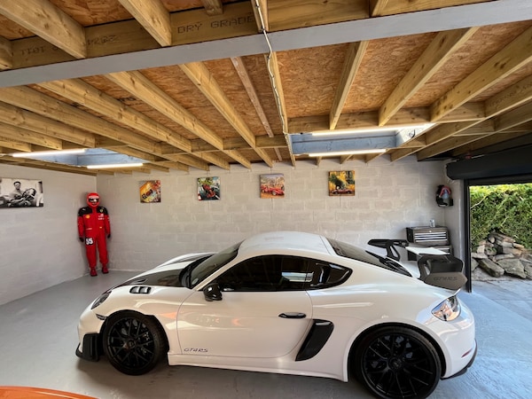 Used Porsche Cayman 2024 for sale - 75424727: Photo 8