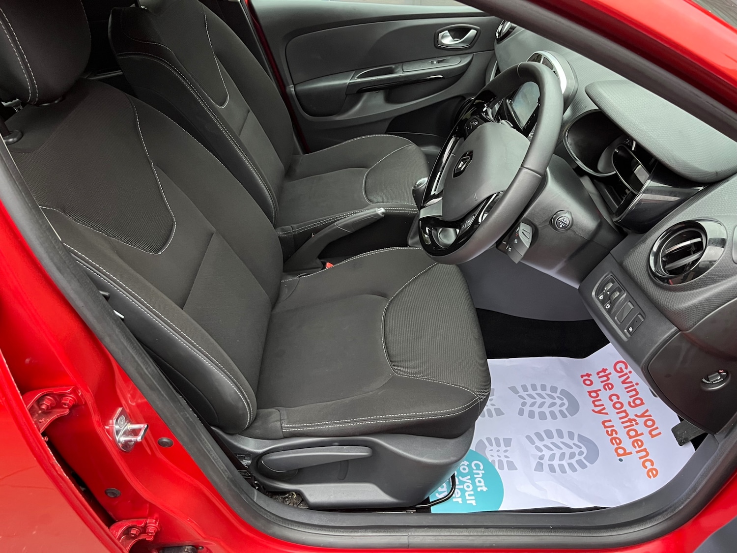 Used Renault Clio 2015 for sale - 76884783: Photo 11