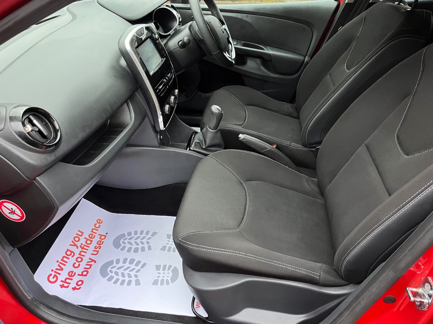 Used Renault Clio 2015 for sale - 76884783: Photo 18