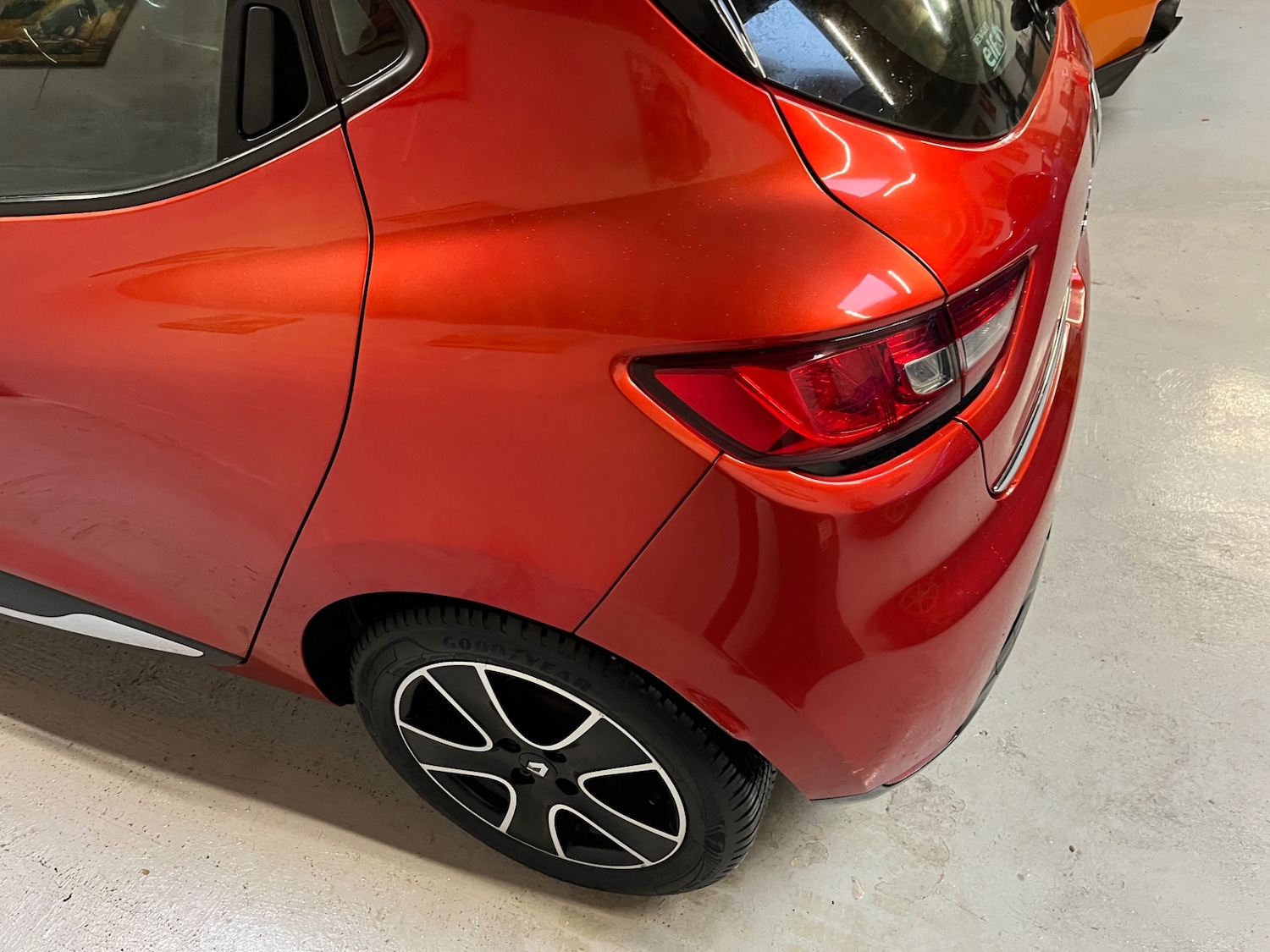 Used Renault Clio 2015 for sale - 76884783: Photo 31