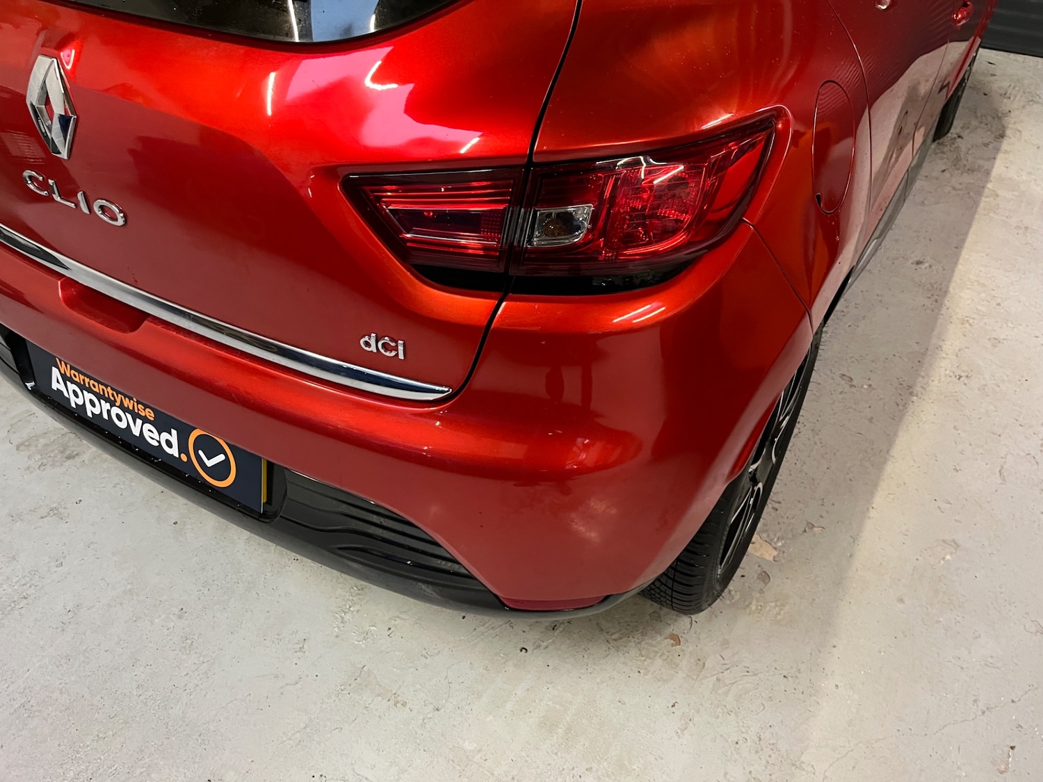 Used Renault Clio 2015 for sale - 76884783: Photo 34