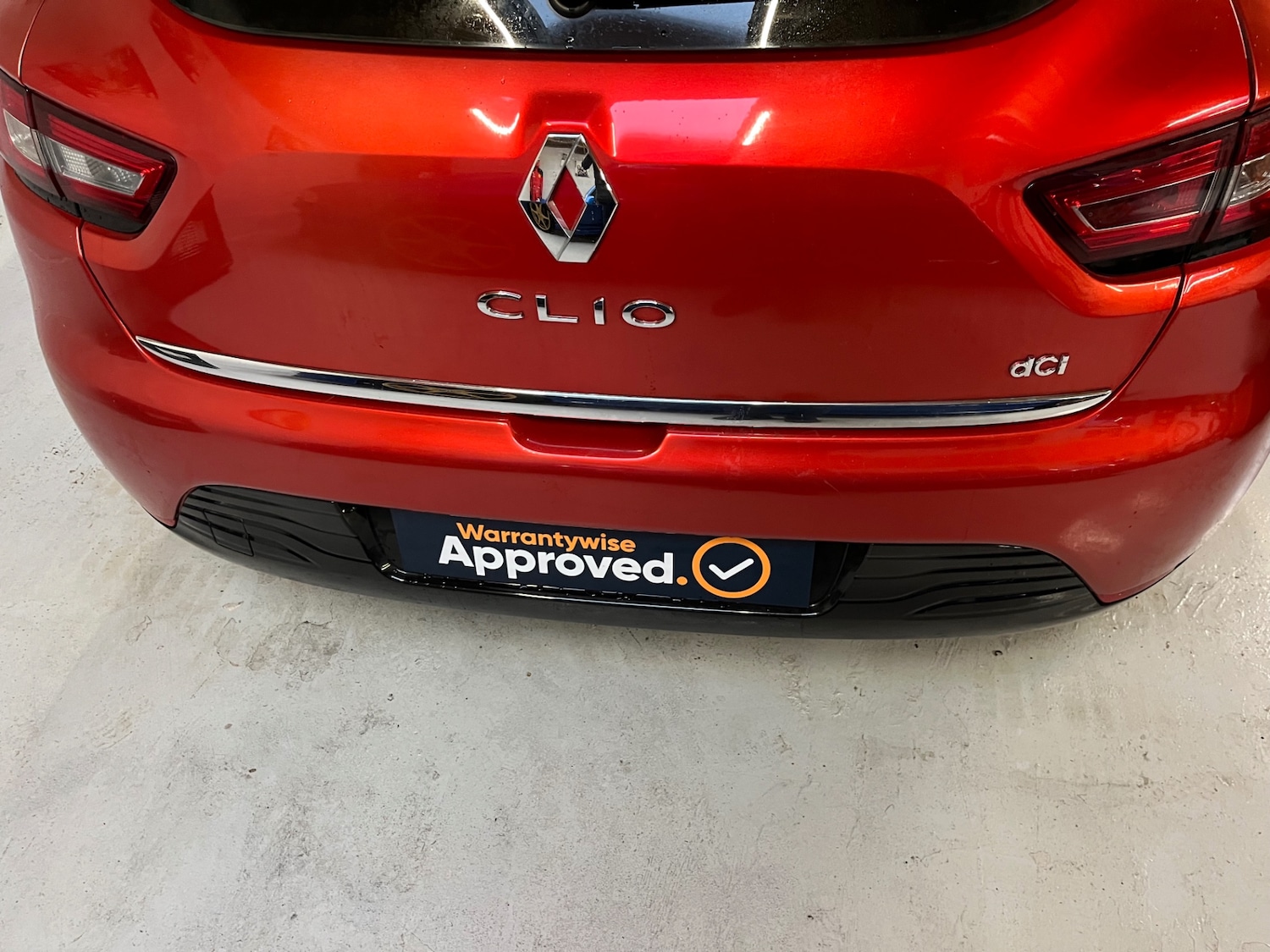 Used Renault Clio 2015 for sale - 76884783: Photo 35