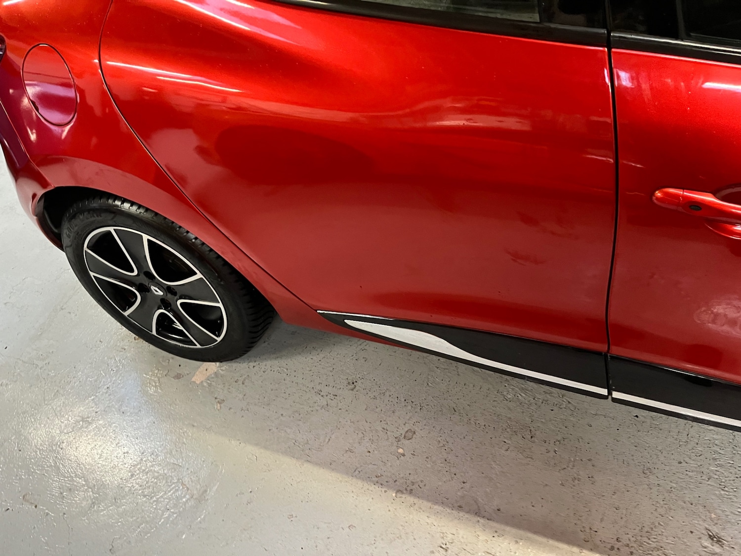 Used Renault Clio 2015 for sale - 76884783: Photo 37