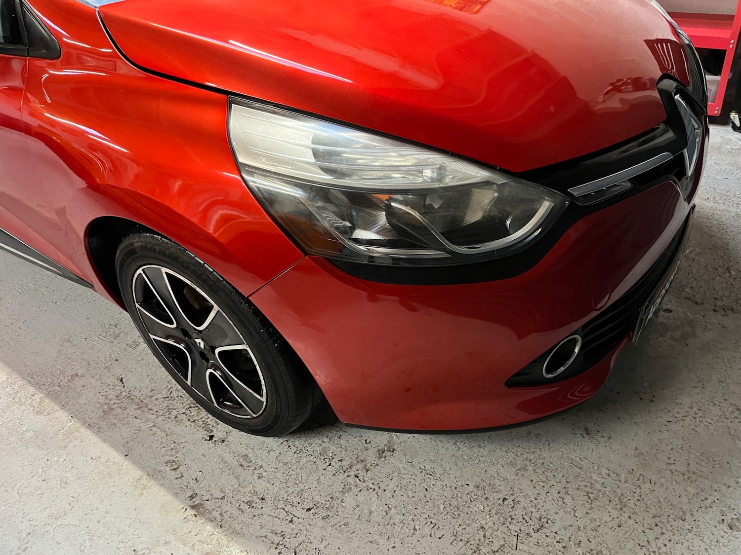 Used Renault Clio 2015 for sale - 76884783: Photo 38