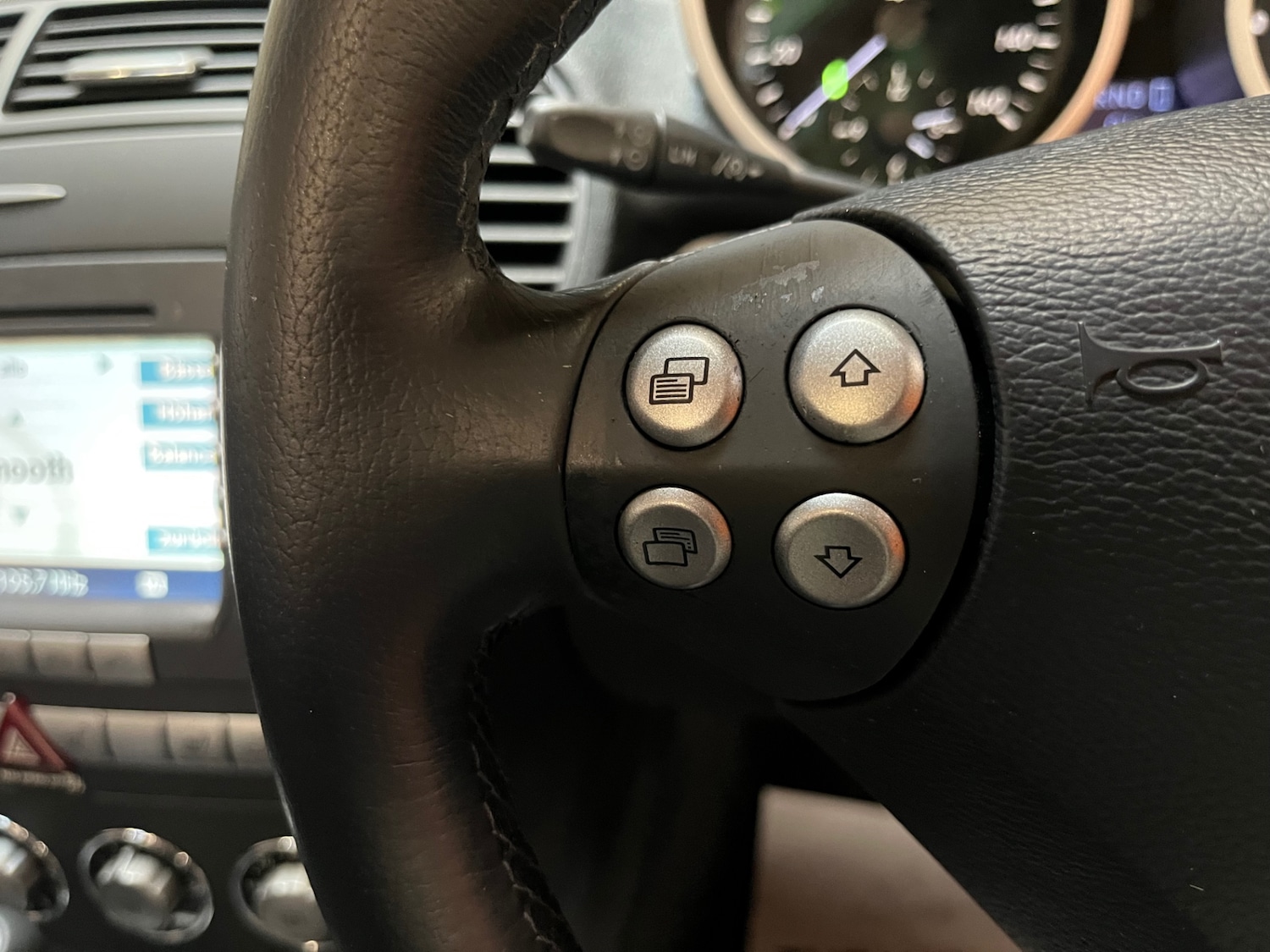 Used Mercedes-Benz SLK 2005 for sale - 76453161: Photo 86