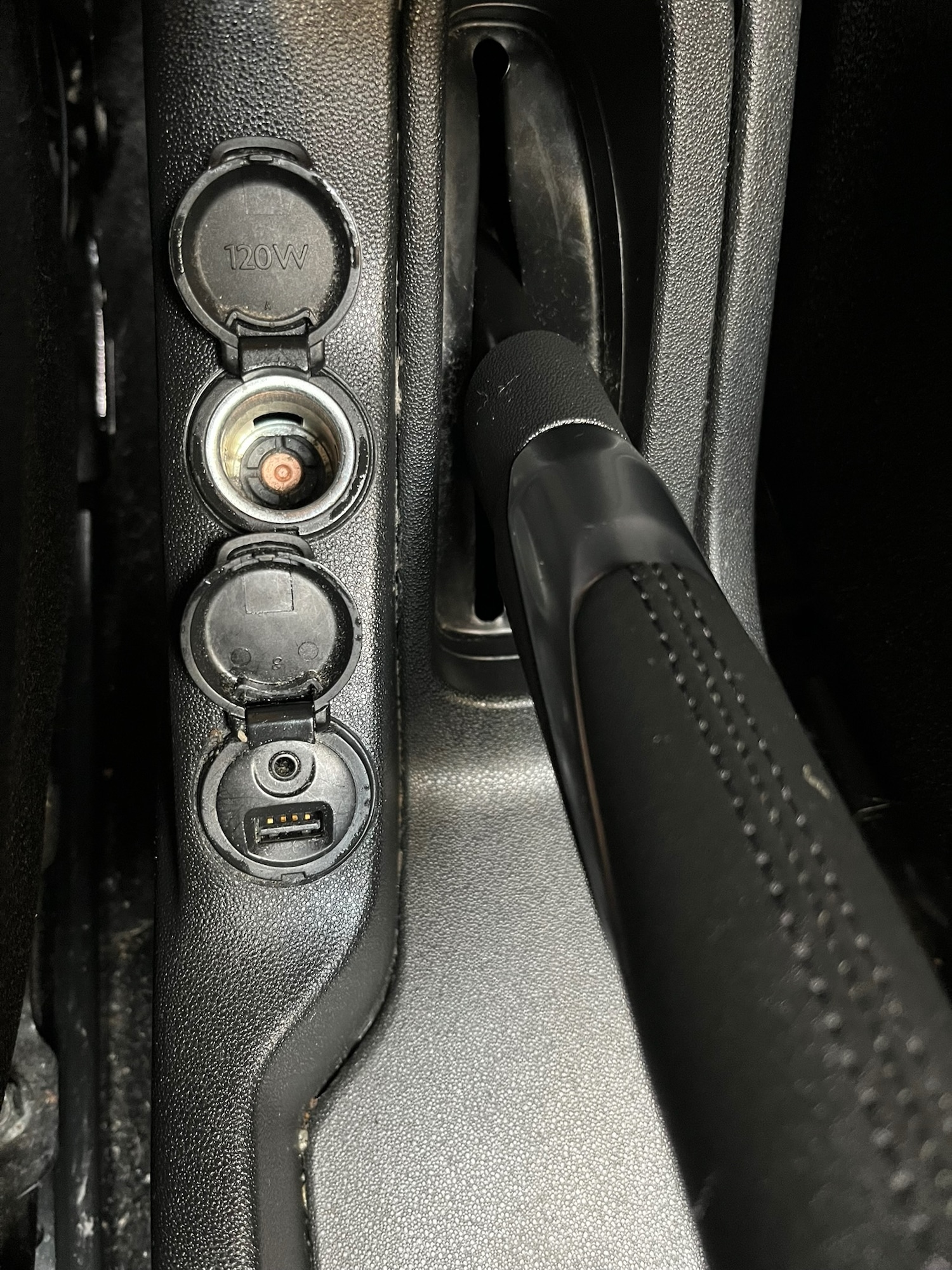 Used Citroen DS3 2014 for sale - 76402770: Photo 19