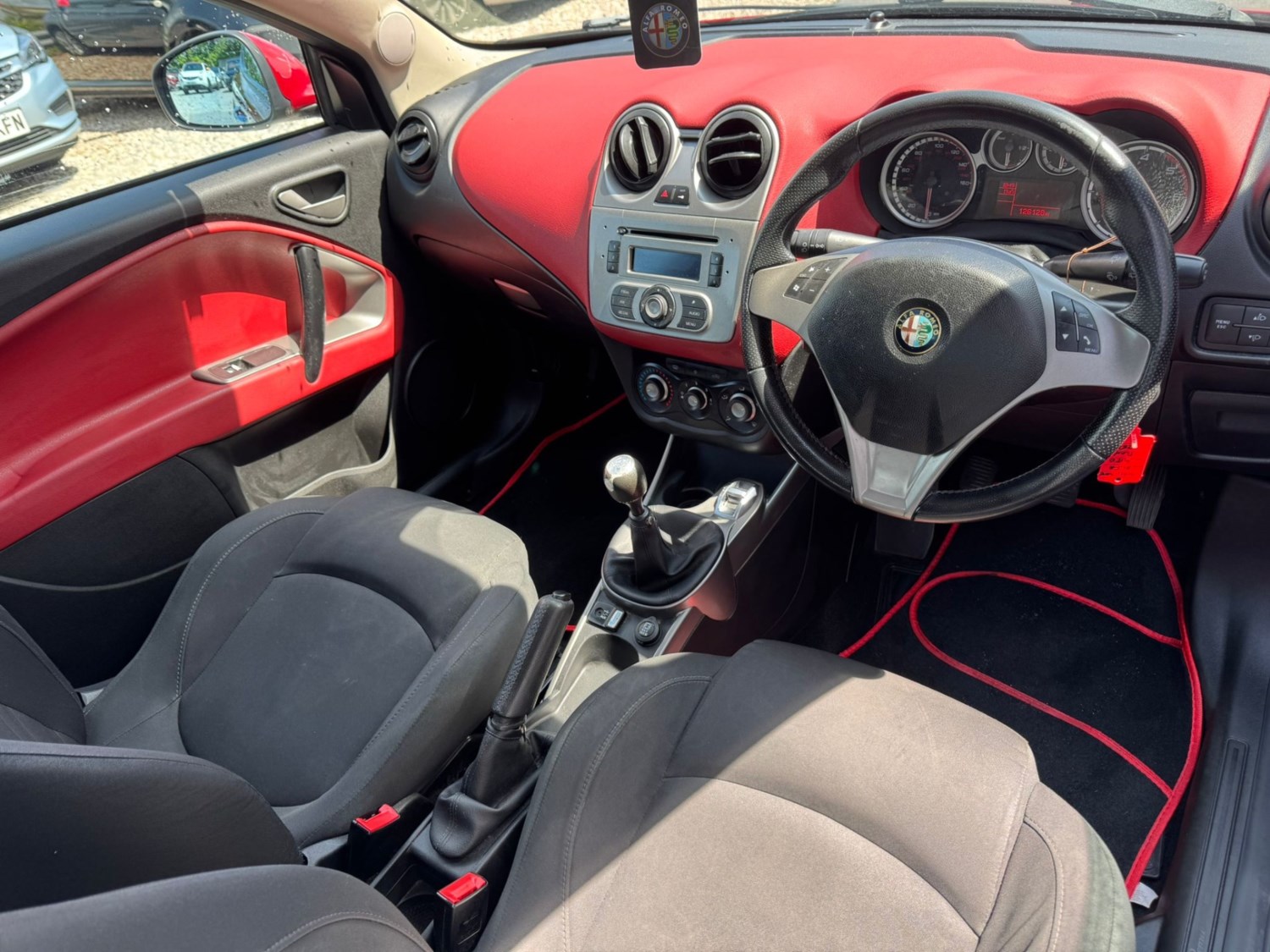 Alfa Romeo MiTo 2012 (12) - 1.3 JTDM-2 85 Sprint 3dr - Image 8