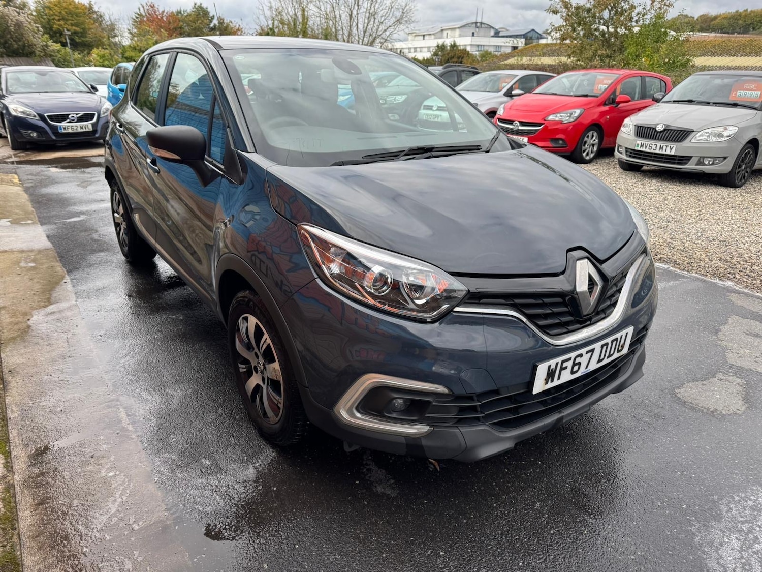 Used Renault Captur 2017 for sale - 76305274: Photo 2