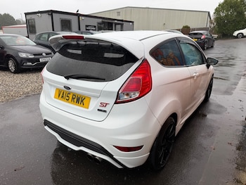 Used Ford Fiesta 2015 for sale - 77276809: Photo