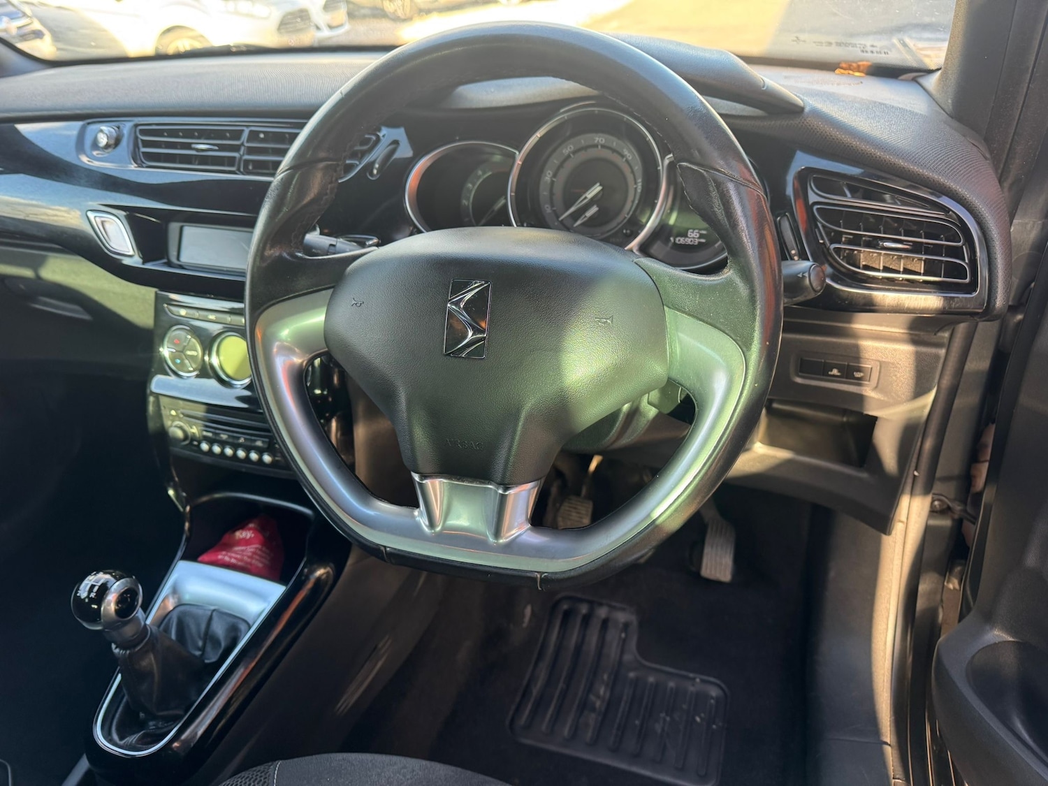 Used Citroen DS3 2013 for sale - 77841645: Photo 9