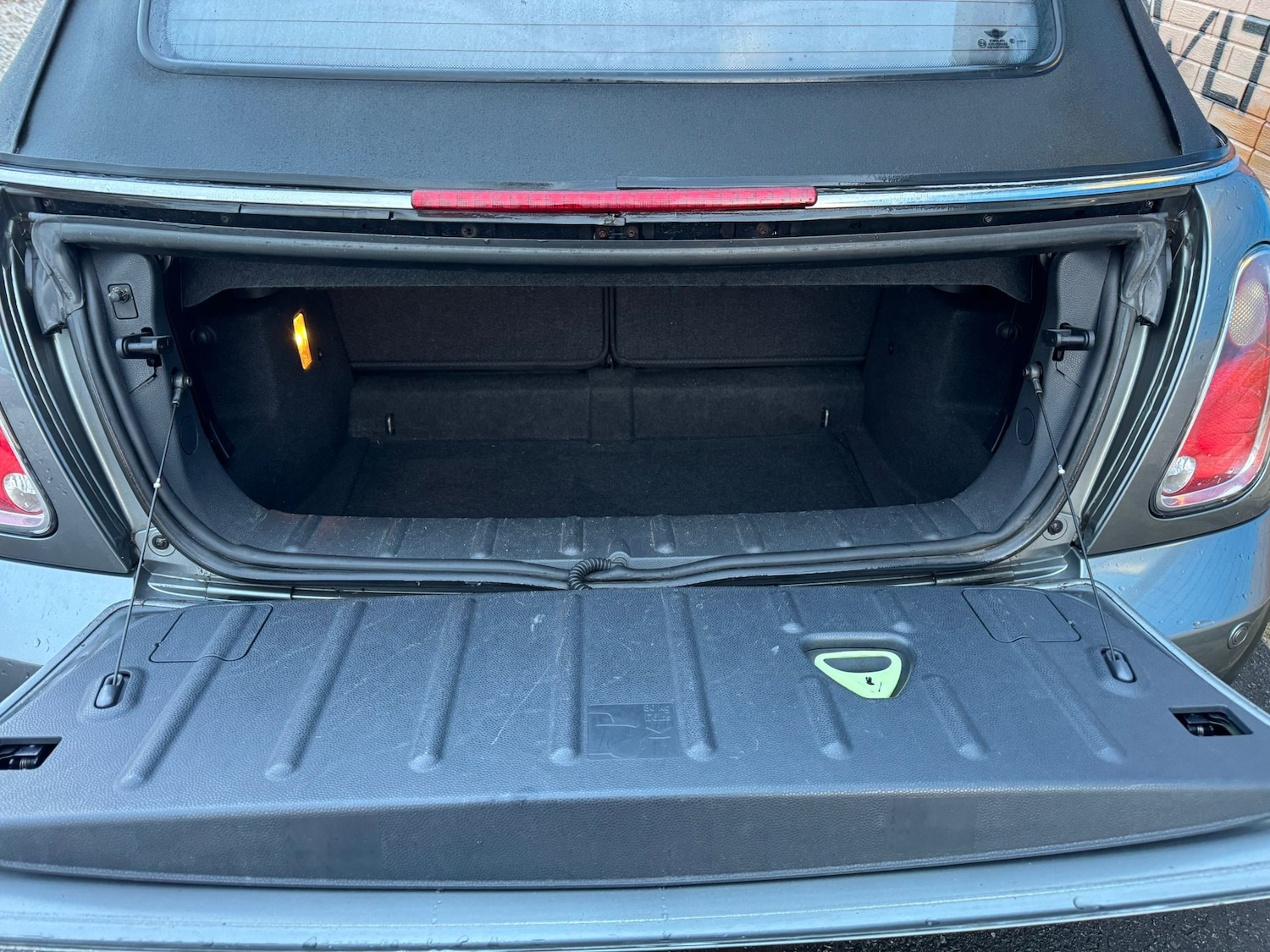 Used MINI Convertible 2008 for sale - 77256548: Photo 13