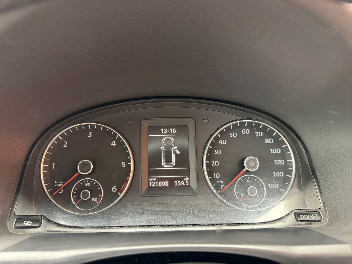 Used Volkswagen Touran 2010 for sale - 76165208: Photo 11