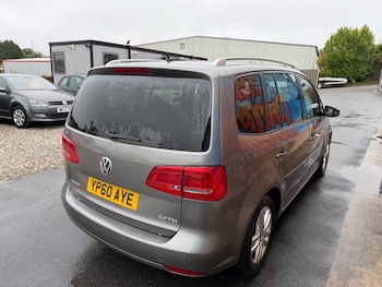 Used Volkswagen Touran 2010 for sale - 76165208: Photo 3