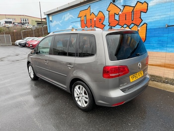 Used Volkswagen Touran 2010 for sale - 76165208: Photo 4