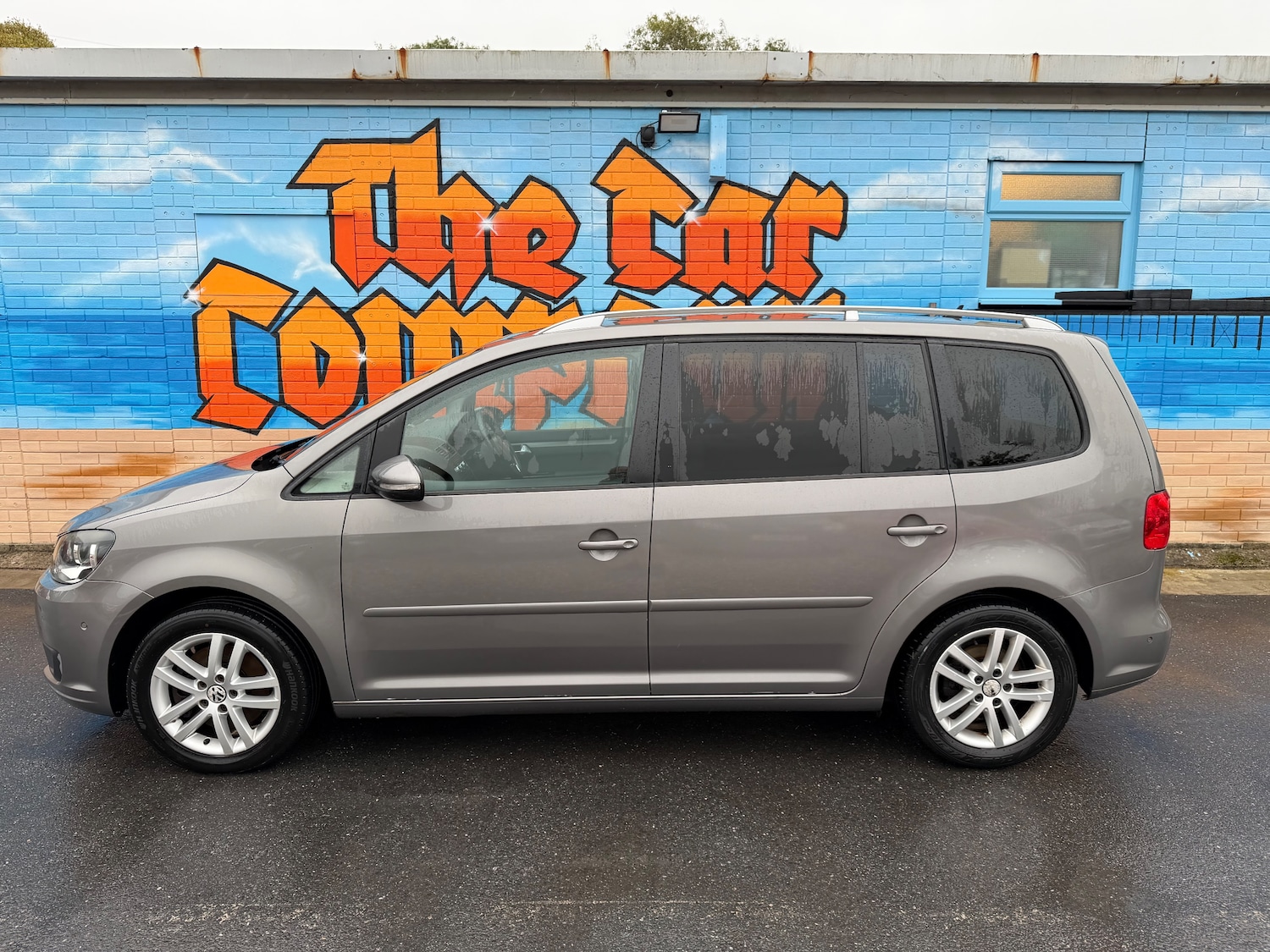 Used Volkswagen Touran 2010 for sale - 76165208: Photo 7