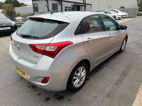 Used Hyundai i30 2014 for sale - 76236877: Photo 3