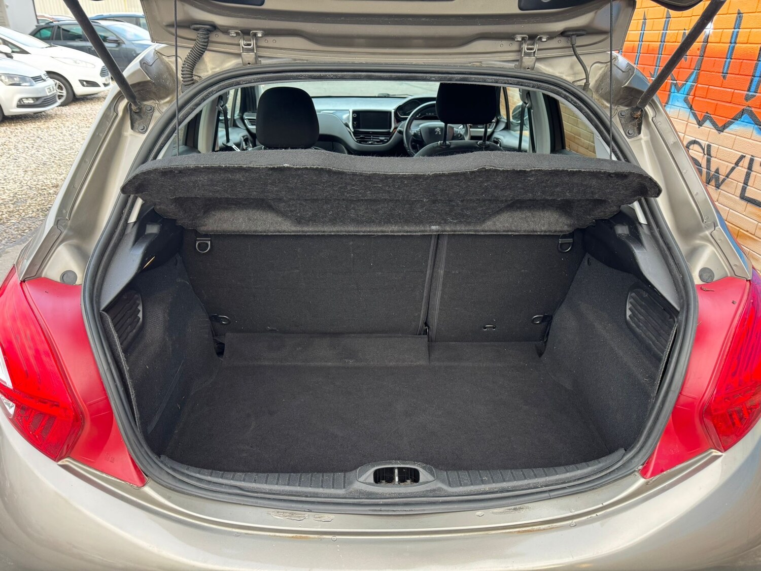 Used Peugeot 208 2012 for sale - 77726442: Photo 10