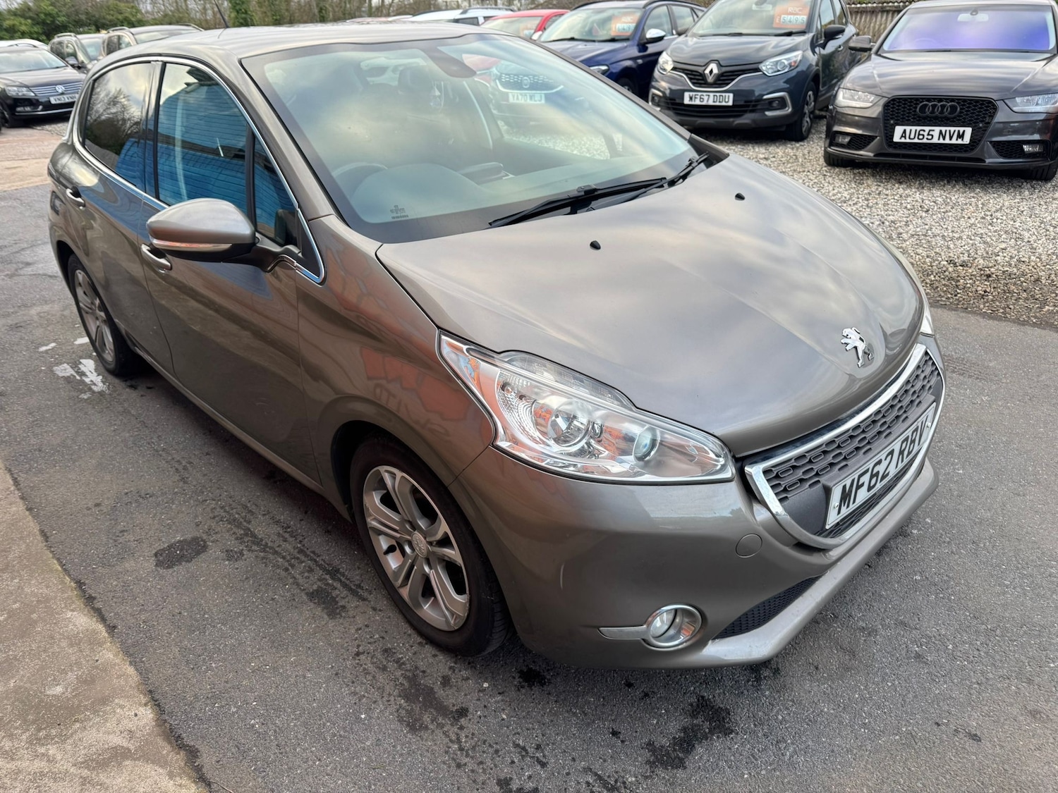 Used Peugeot 208 2012 for sale - 77726442: Photo 2