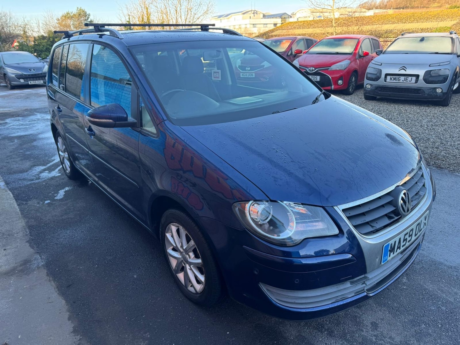 Used Volkswagen Touran 2009 for sale - 77118116: Photo 2