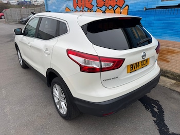 Used Nissan Qashqai 2014 for sale - 77747400: Photo