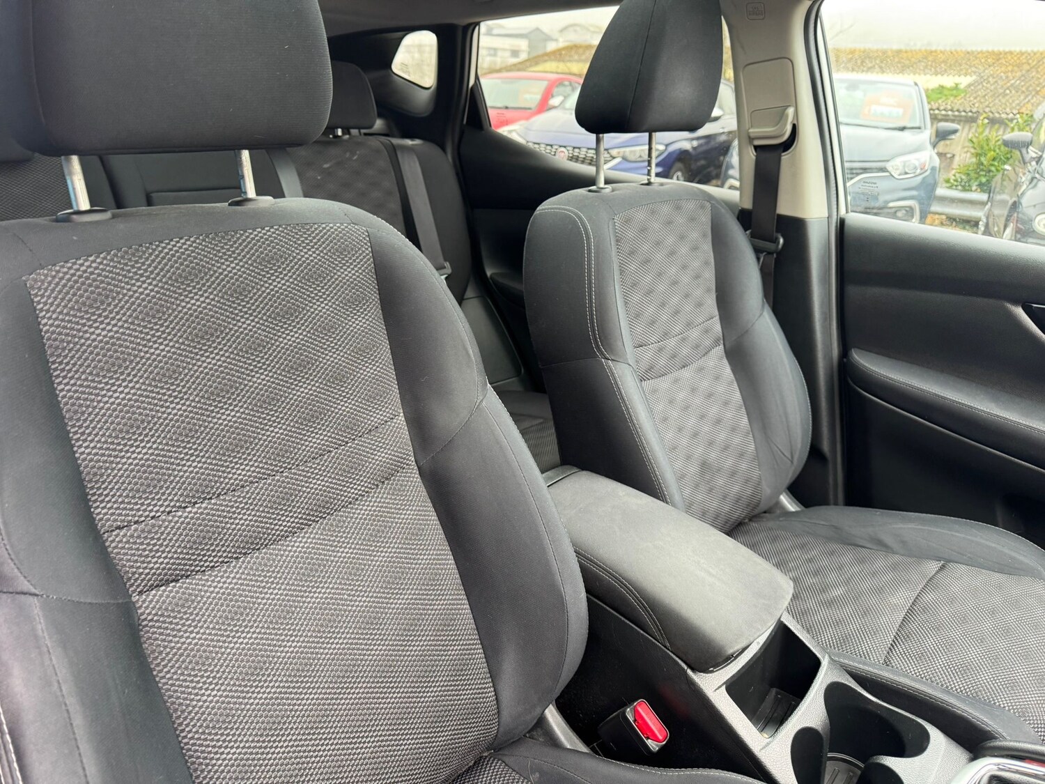 Used Nissan Qashqai 2014 for sale - 77747400: Photo 9