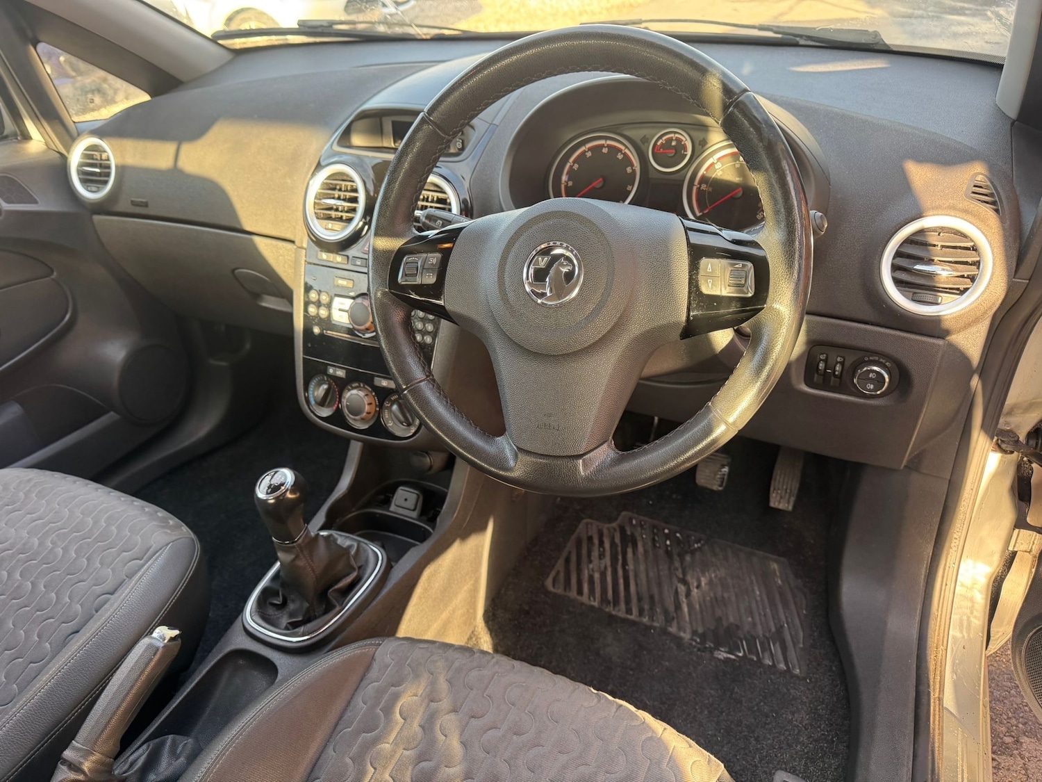 Used Vauxhall Corsa 2015 for sale - 77810306: Photo 8