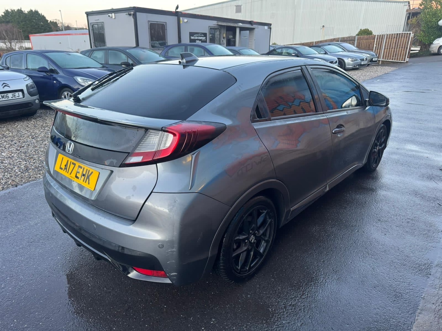 Used Honda Civic 2017 for sale - 76807783: Photo 4