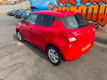 Used Suzuki Swift 2018 for sale - 79277216: Photo