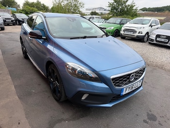 Used Volvo V40 2016 for sale - 79222611: Photo
