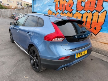 Used Volvo V40 2016 for sale - 79222611: Photo