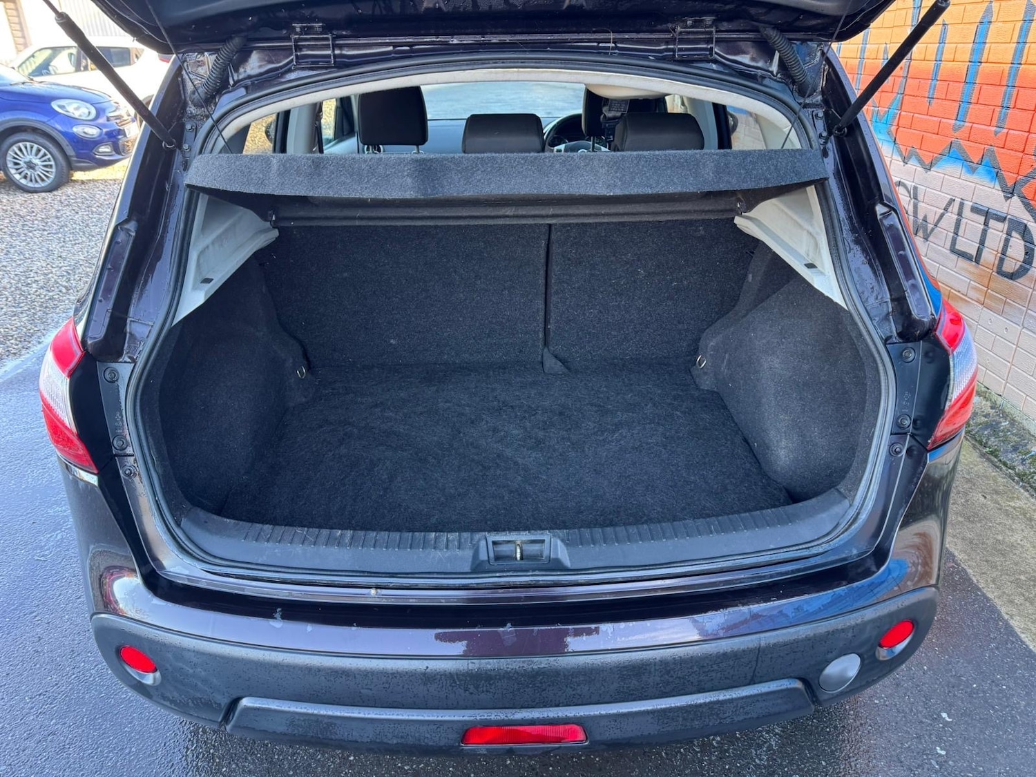 Used Nissan Qashqai 2010 for sale - 76922719: Photo 13