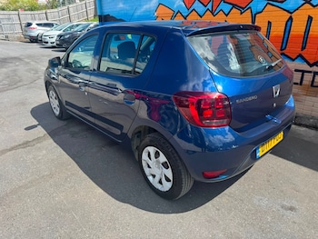 Used Dacia Sandero 2017 for sale - 78840699: Photo