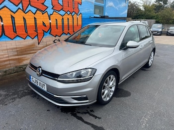 Volkswagen - Golf