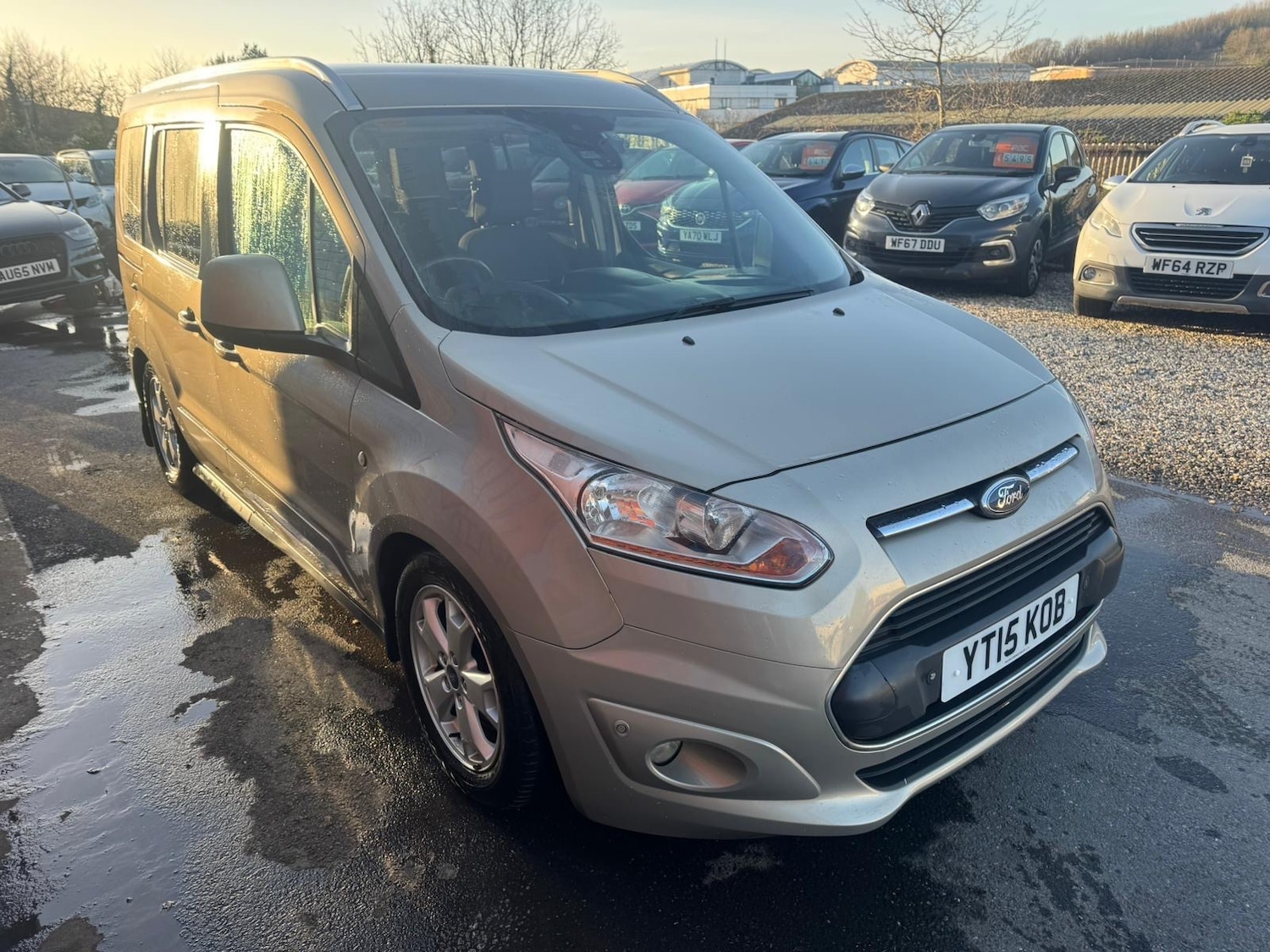 Used Ford Tourneo Connect 2015 for sale - 77660484: Photo 3