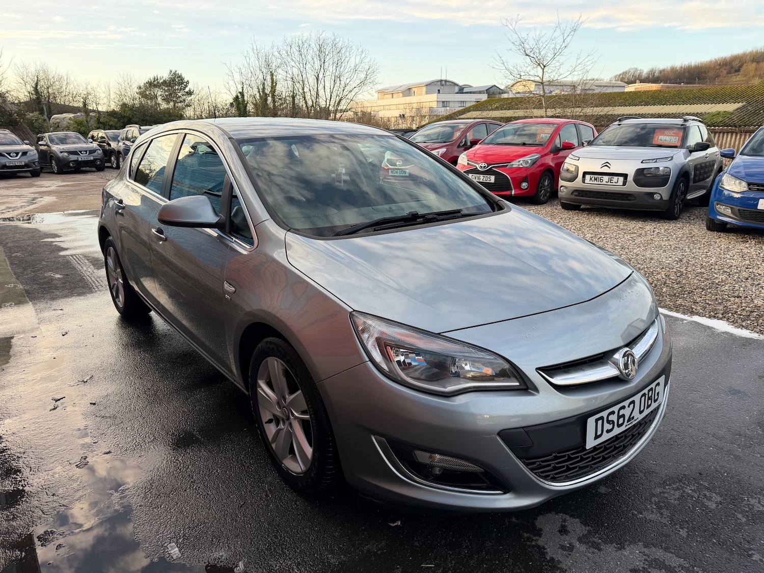 Used Vauxhall Astra 2013 for sale - 76966909: Photo 2