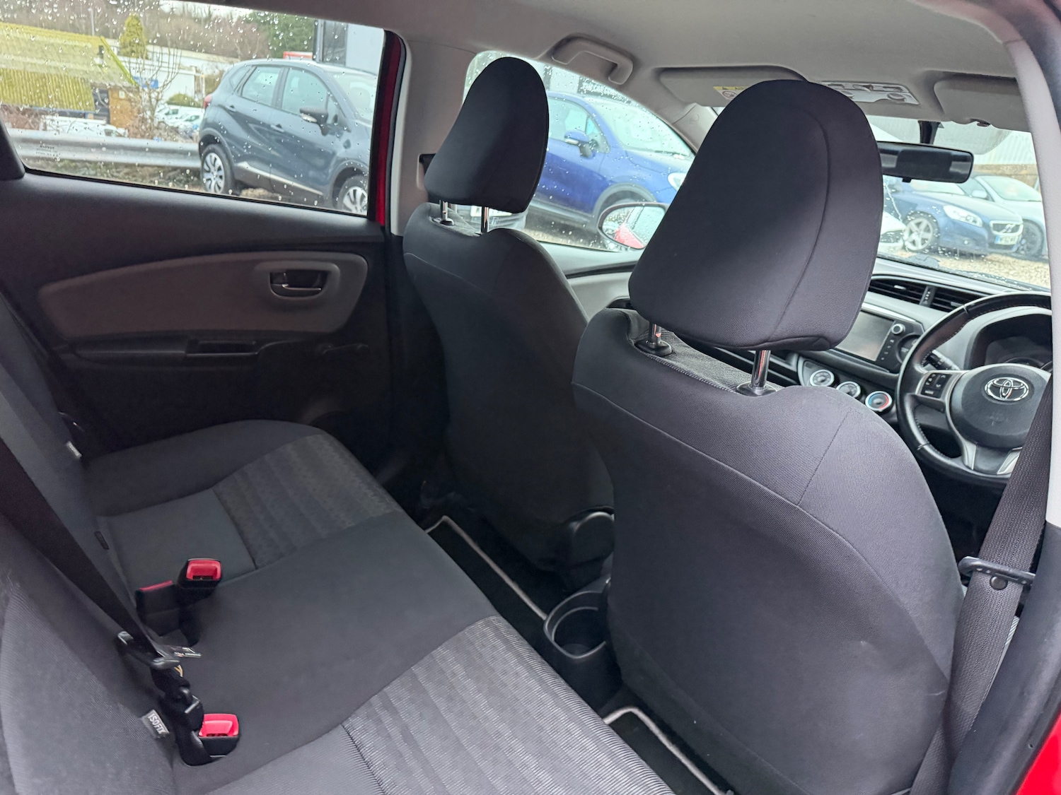 Used Toyota Yaris 2016 for sale - 76949834: Photo 10