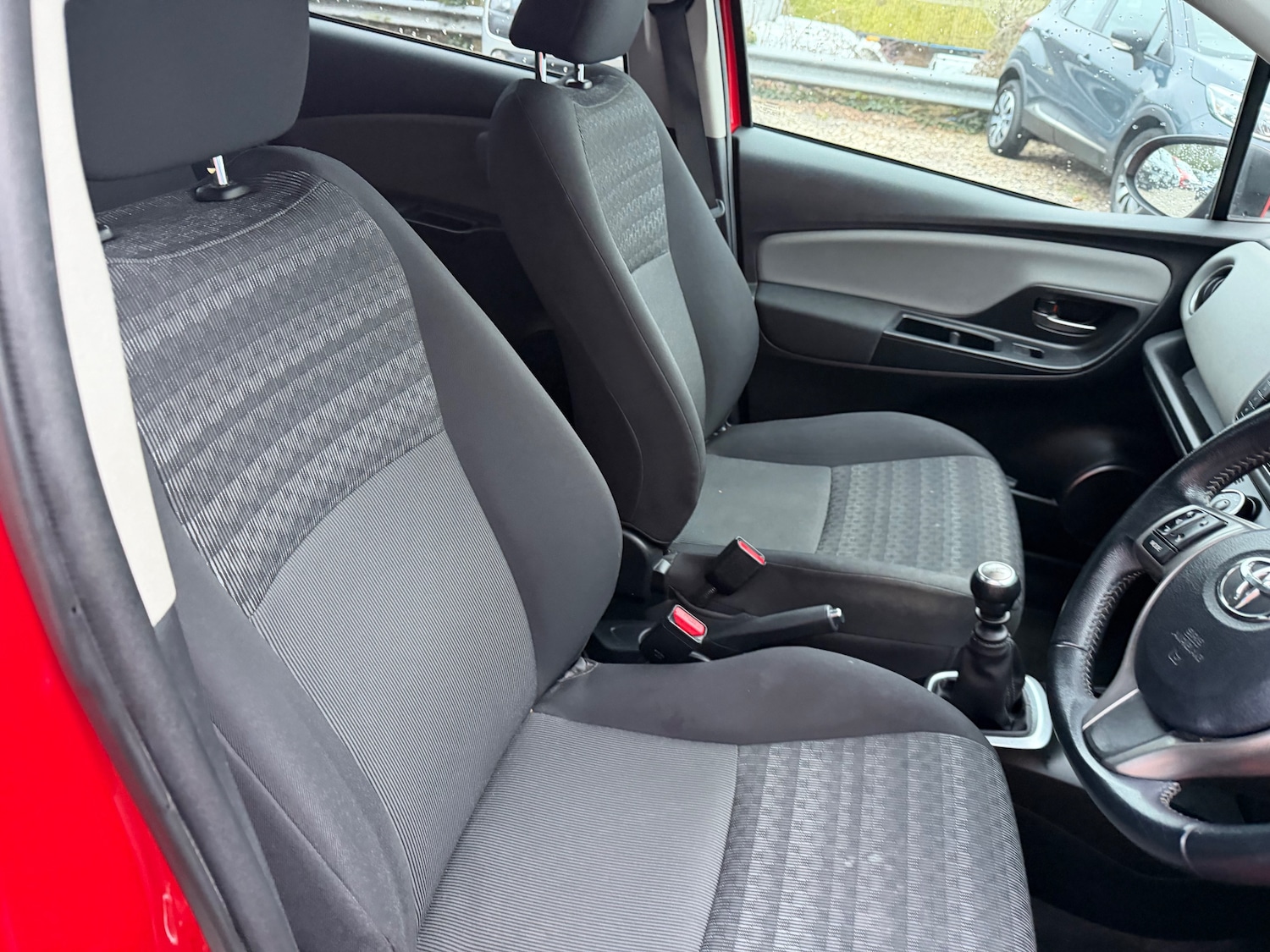 Used Toyota Yaris 2016 for sale - 76949834: Photo 12