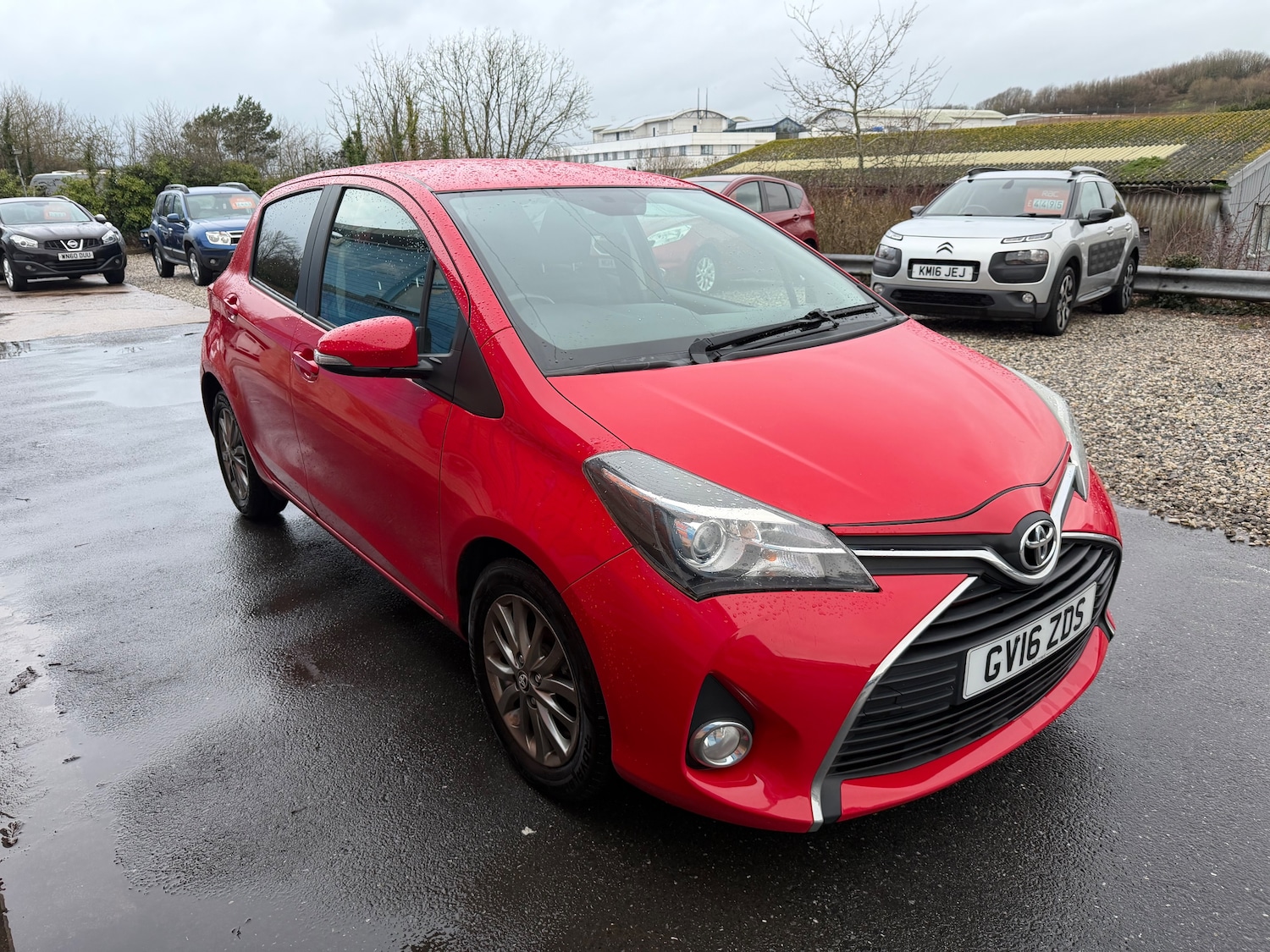 Used Toyota Yaris 2016 for sale - 76949834: Photo 2